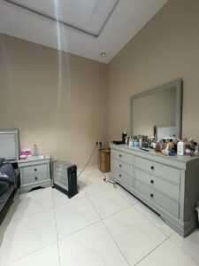 غرفة نوم مستعملة